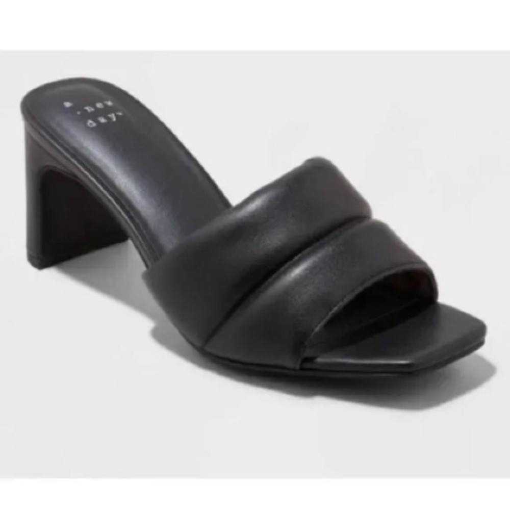 Women’s Black Chunky Heels
